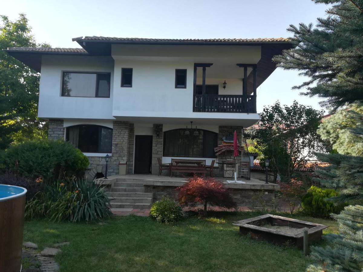 Гери2 Villa อาร์บานาซิ ภายนอก รูปภาพ