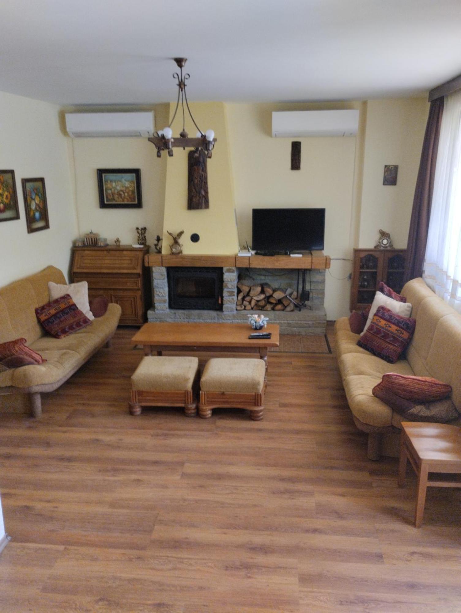 Гери2 Villa อาร์บานาซิ ภายนอก รูปภาพ
